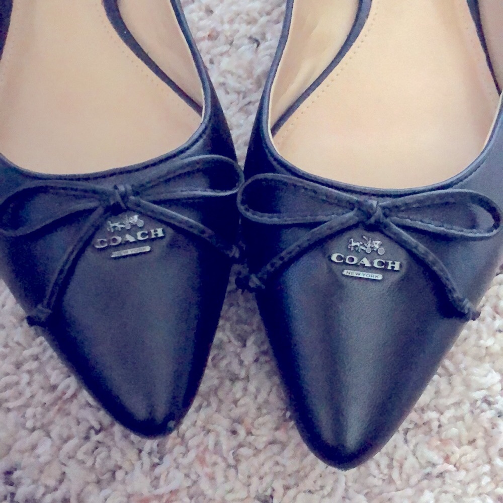 Coach Carriage Insignia Symbol Bolo Bow tie Black Real Leather Flats Size 8.5 B